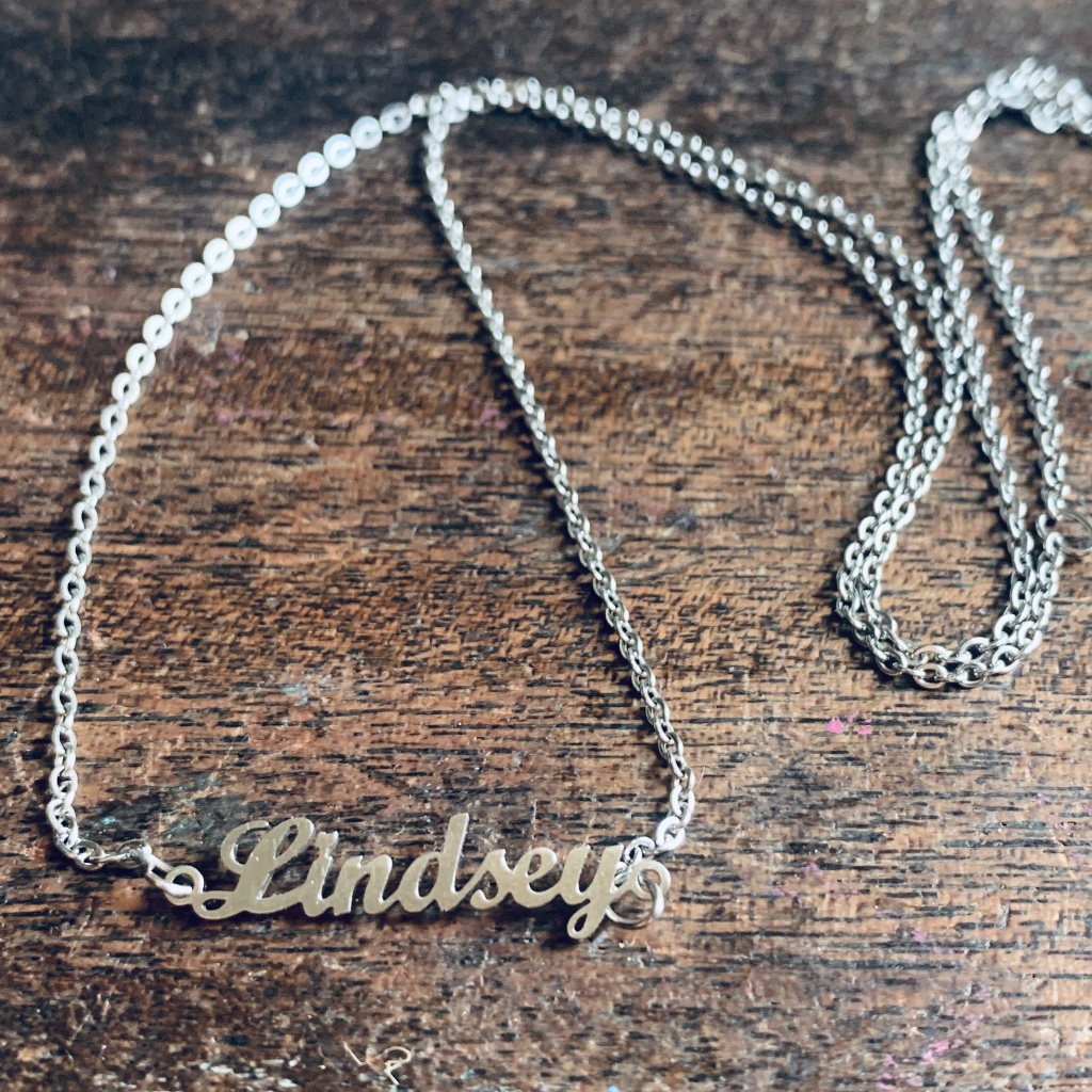 Lindsey - Silver Tone Nameplate Lindsey - Script Lindsey Nameplate - Nwot